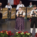 Die Moderatoren Lena Jobst und Marius Hammerschmied